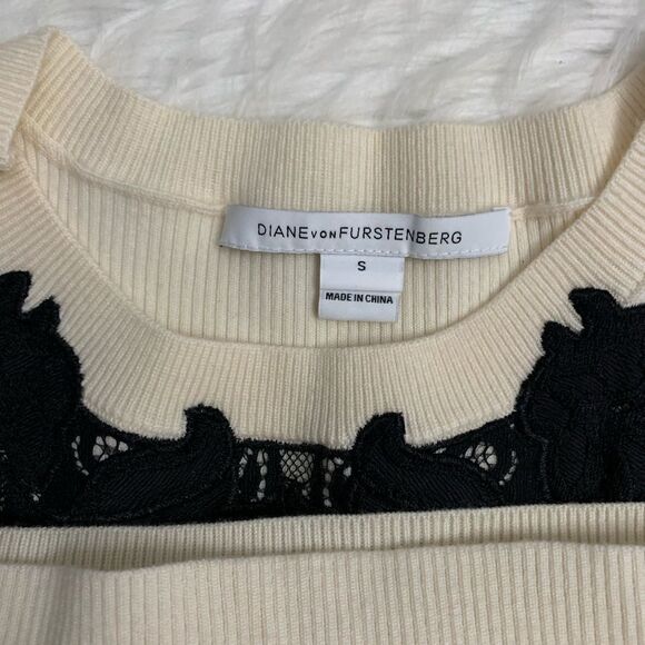 Lace detail sweater  - Picture 5 of 5